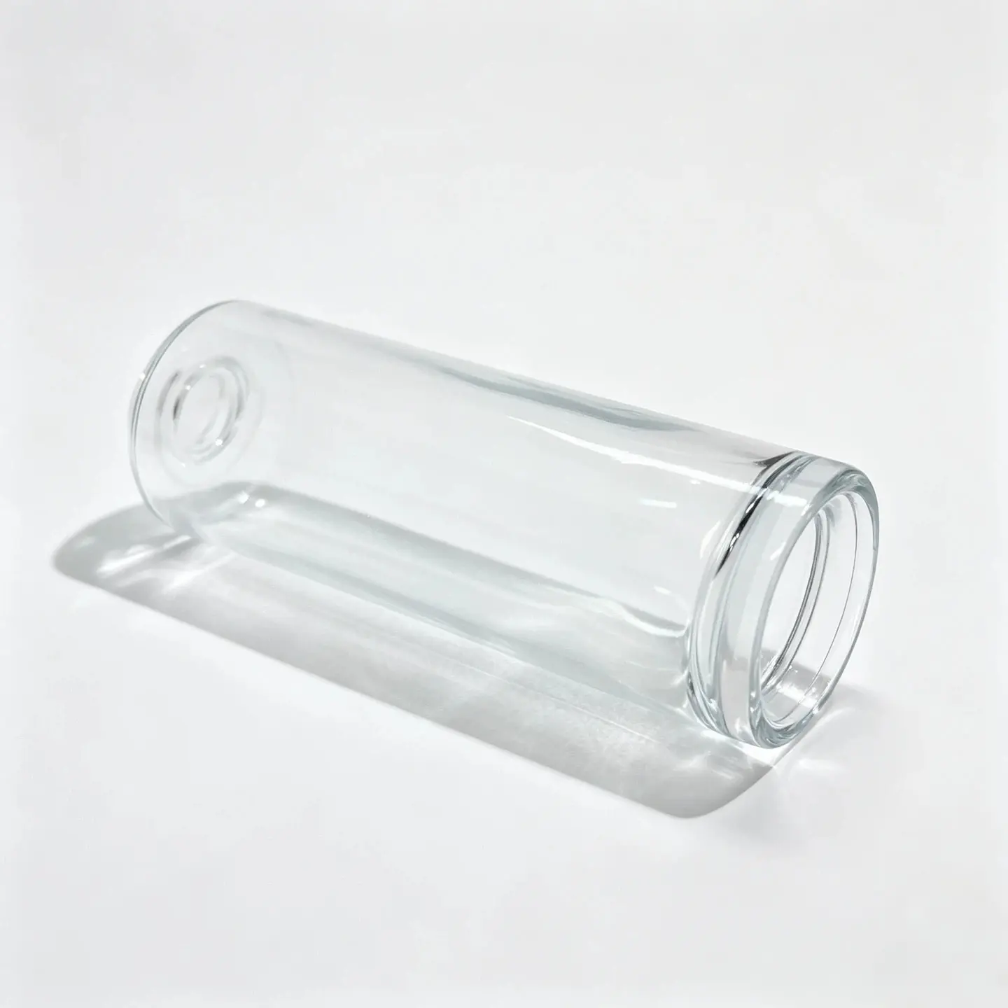 Side profile of the 150ml glass facial toner bottle showing its cylindrical bottle structure