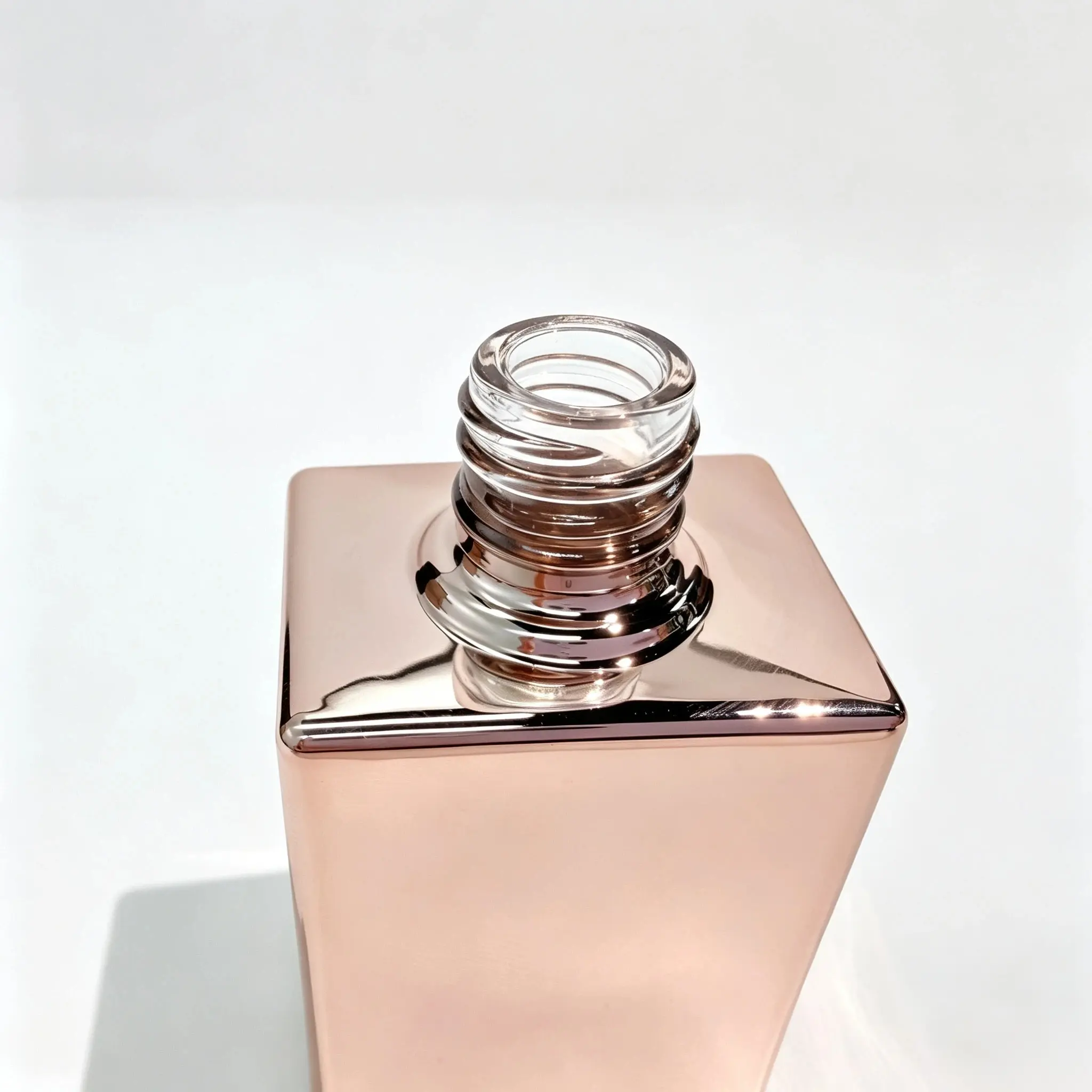 Close view of the neck opening on the 15ml empty nail polish bottle for component matching reference