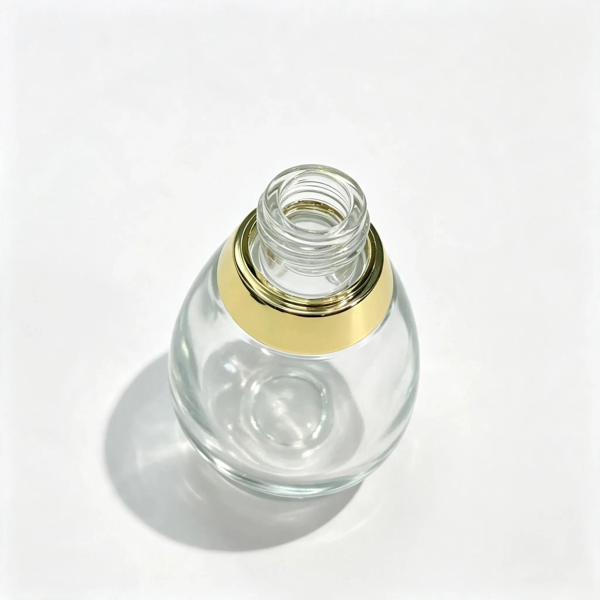 30ml Glass Serum Dropper Bottle Neck Detail 30ml Glass Serum Dropper Bottle neck and screw opening shown in close detail for component matching