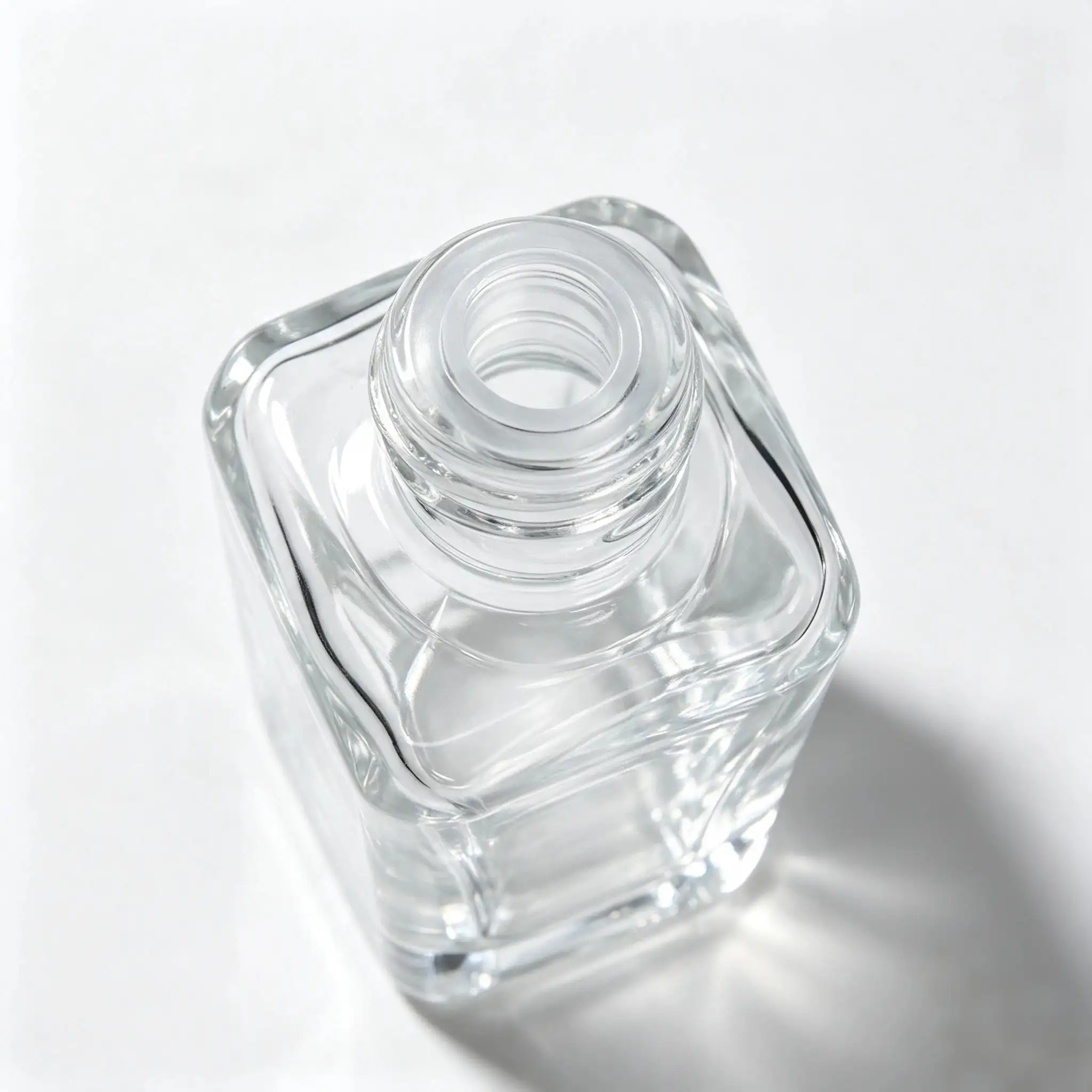 30ml Glass Serum Dropper Bottle Screw Neck Detail Close view of the screw neck opening on the empty 30ml glass serum dropper bottle