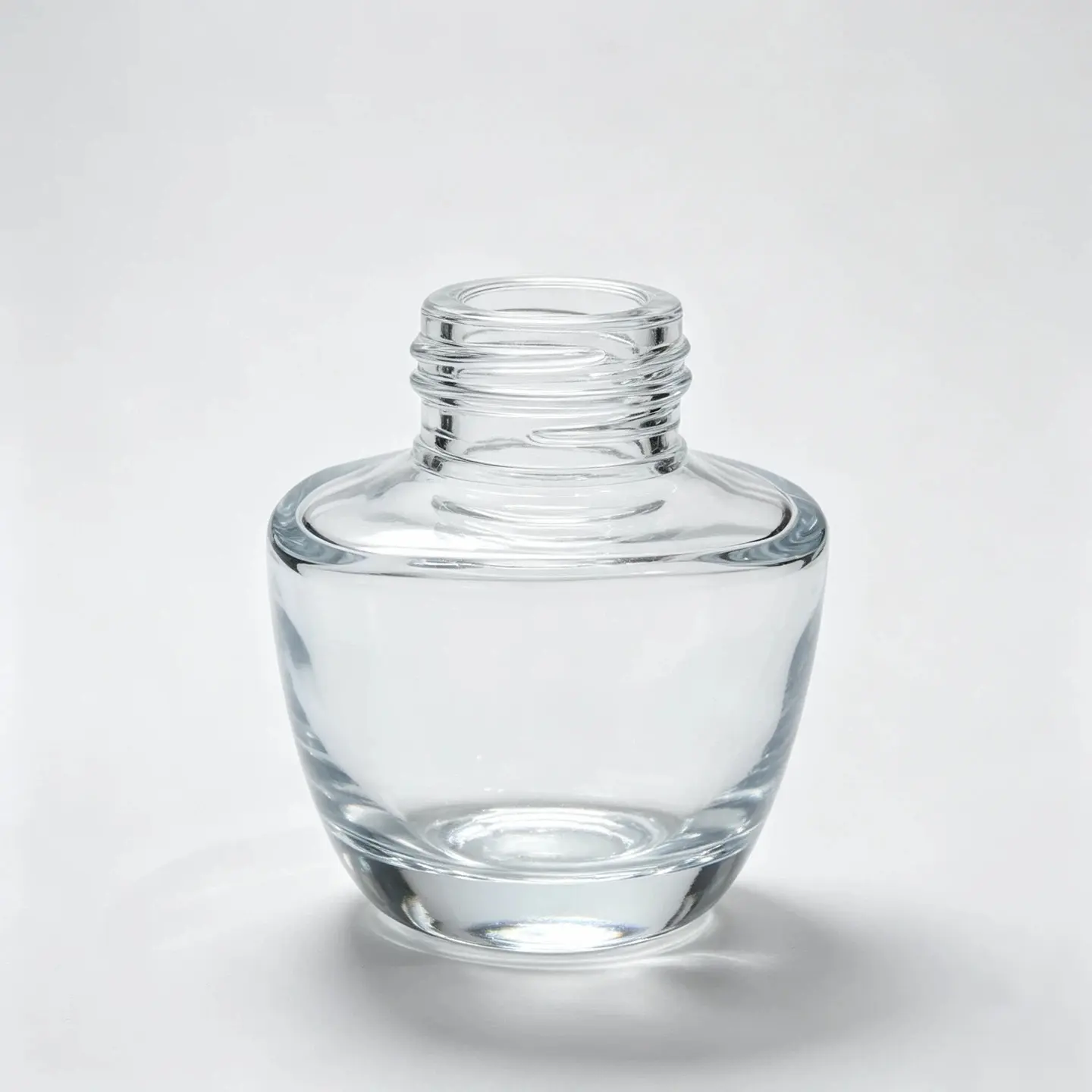 30ml Transparent Lotion Bottle Neck Opening Close-up of the 30ml transparent lotion bottle neck opening showing the bottle neck structure for component matching