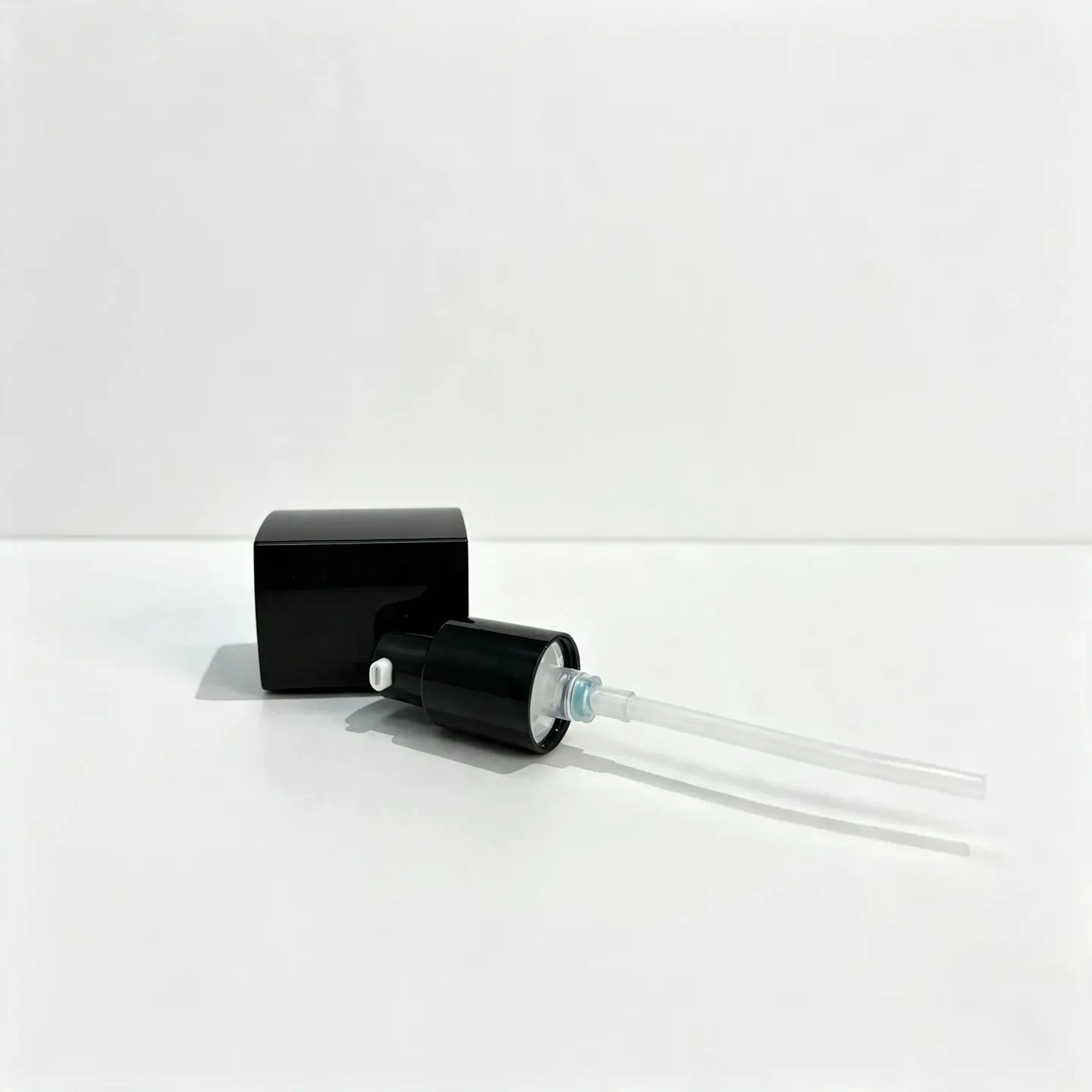Sprayer and cap components supplied for the 50ml clear glass lotion bottle packaging configuration
