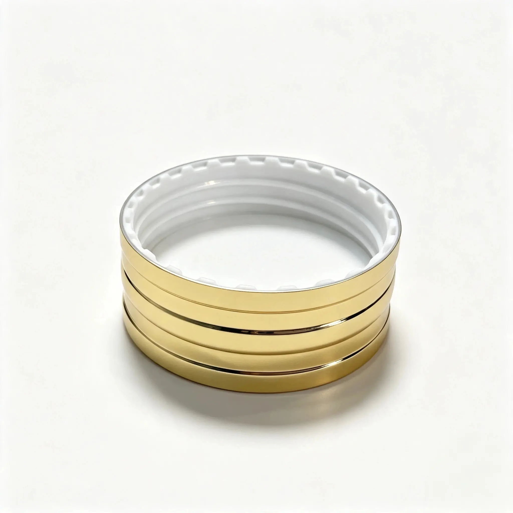 60g Square Glass Cream Jar Gold Cap Detail Detailed view of the gold-colored closure supplied with the 60g square glass cream jar