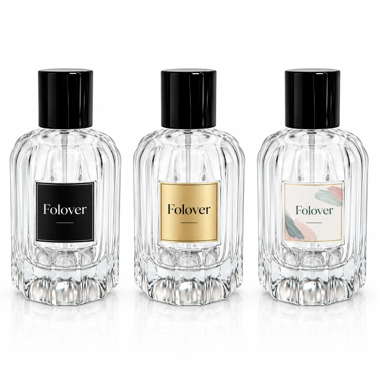 100ml Pahlı Nervürlü Parfüm Şişesi Özel Logo Baskı Referansı 100ml pahlı fitilli parfüm şişesi için özel logo baskı referansı; dokulu parfüm ambalaj tasarımı üzerindeki marka konseptlerini göstermektedir.