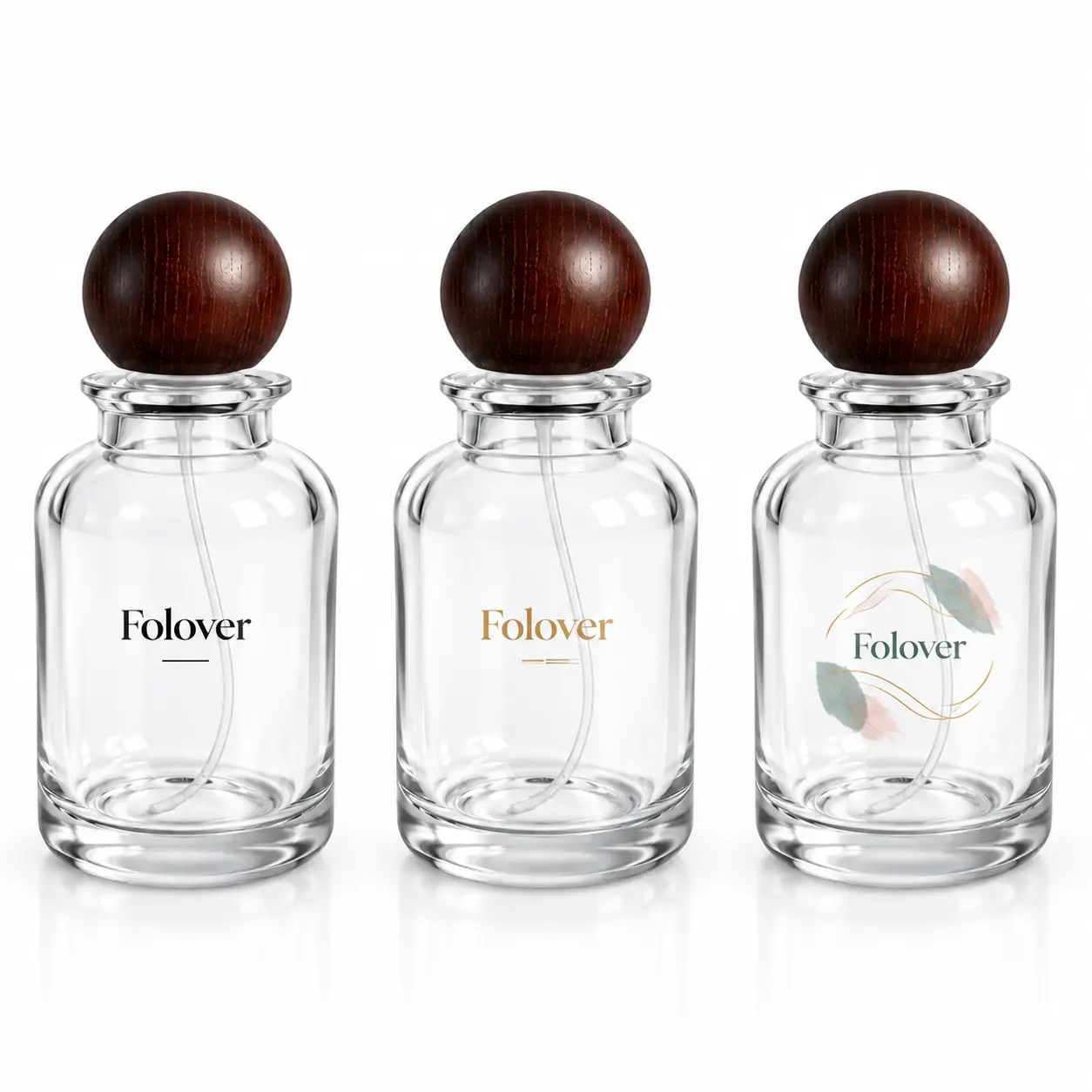 100ml yuvarlak parfüm şişesi için özel logo baskı referansı; şişkin şişe gövdesi üzerinde koku markalama konseptleri gösteriliyor.