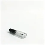 Vista lateral de la botella cilíndrica de vidrio 10ml para esmalte de uñas que muestra su perfil de cuerpo redondo y estrecho