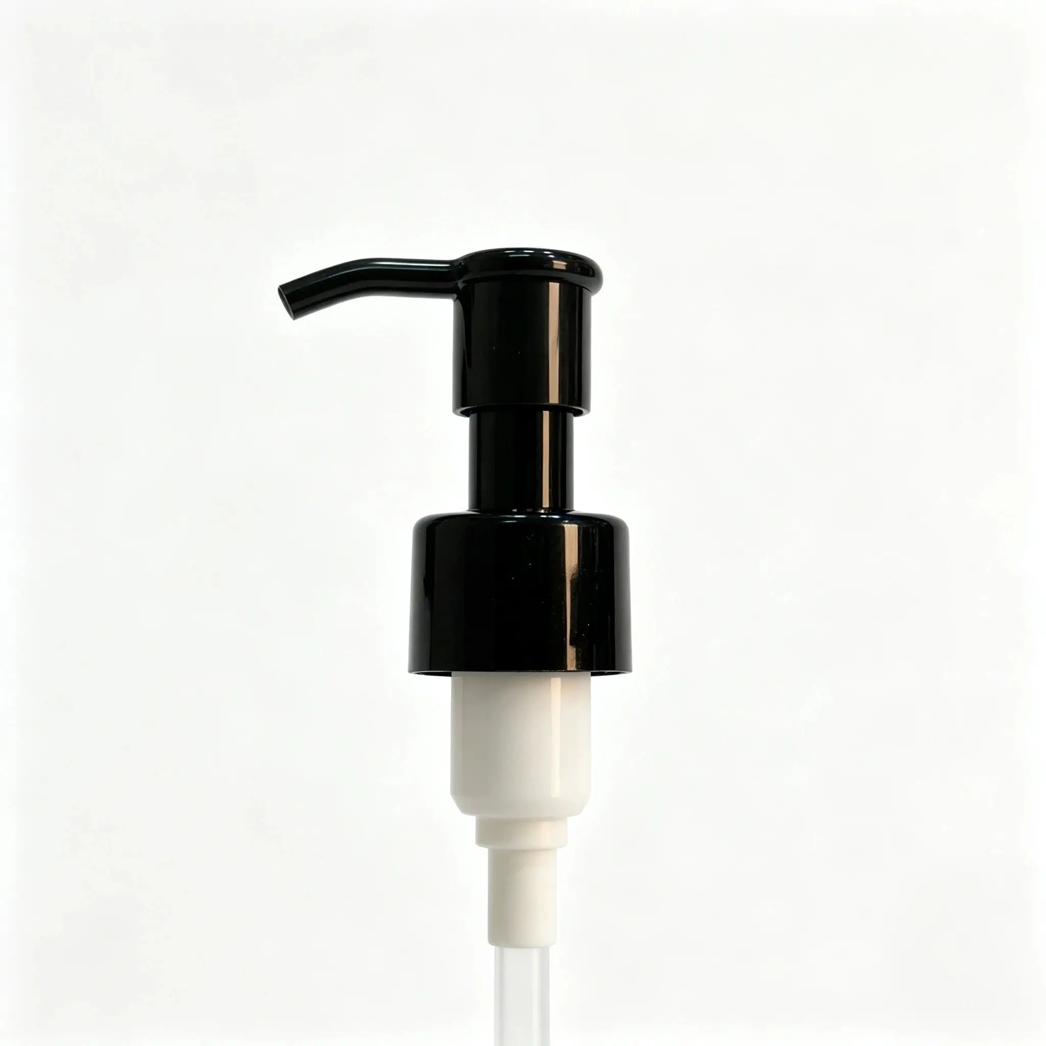 Vista completa del lotion pump nero 24-410 lotion pump nero 24/410 completo con attuatore, corpo pompa e struttura di chiusura visibili