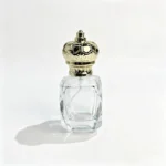 منظر أمامي لزجاجة عطر Crown Diamond من 30ml مع غطائها المزخرف المطابق، يُظهر تصميم تغليف العطر الكامل.