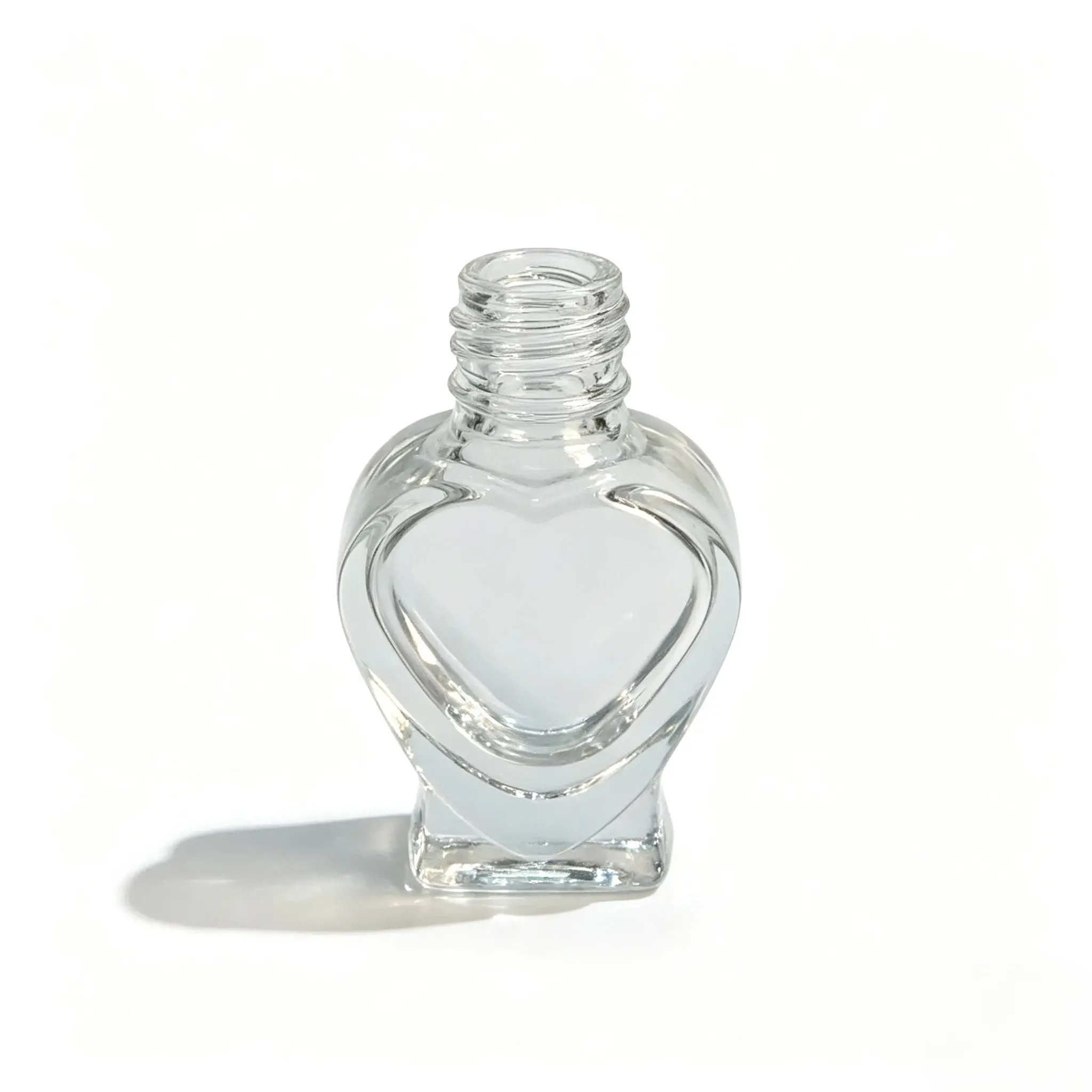 5ml frasco de vidrio para esmalte de uñas con la tapa retirada para mostrar la abertura de cuello roscado confirmada